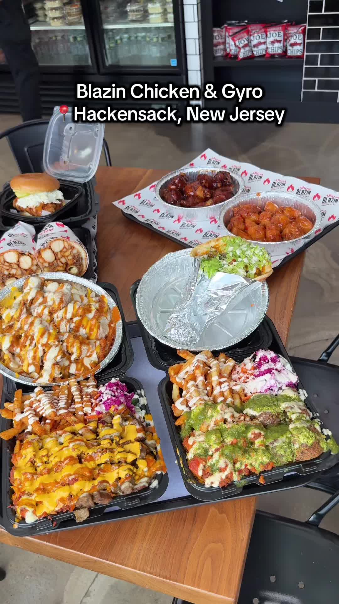 This is one of my favorite New Jersey halal spots! @Blazin Chicken & Gyro is serving up the most delicious halal platters, sandwiches, and more! Their new Hackensack, New Jersey location might be the best one yet!
•
#halalfood #hackensacknj #newjersey #njhalal #halaleats #njhalaleats #paramusnj #bergencounty #northjersey 