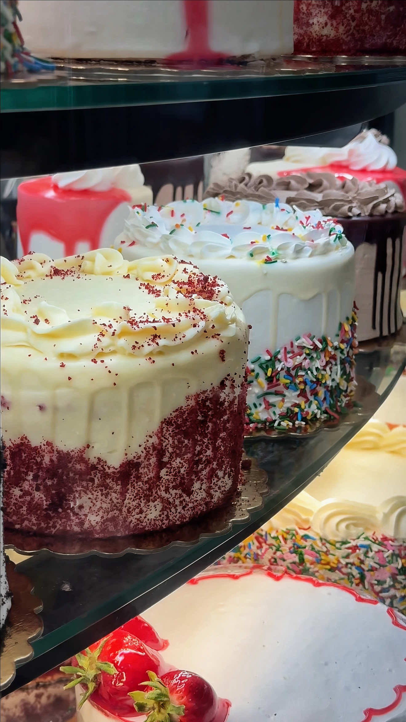 Your next favorite NYC dessert spot is waiting 👀🍰

Our official NY Bakery & Desserts app is live 📲
Web Links in Bio 🔗 Come by for a treat or order online 🧁🤍

📍1580 Broadway | 📍512 7th Ave | 📍1204 Broadway

#nybakeryanddesserts #nydeliciousdesserts #ny24hourbakery #nybestbakery #nybestdessert