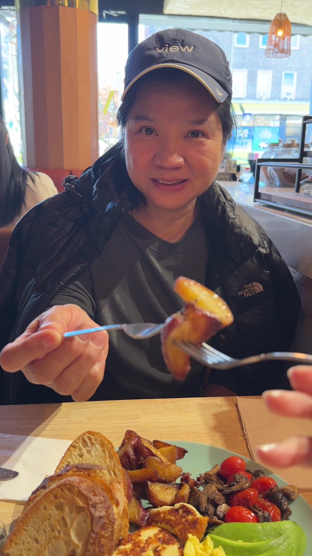 brunch dates w. mommy 😙💗 
.
📍Milk & Honey, Brooklyn NY
.
#brunch #brunchdate #mom #milkandhoney #brooklyn #brooklyneats #bayridgebrooklyn #nyc #nyceats 