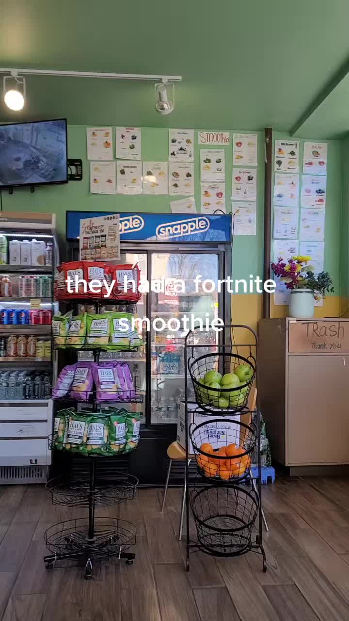 really impressed with this fortnite smoothie from (Hemo's spot juice and Cafe) in Brooklyn New York
#juice #healthy #fitness 