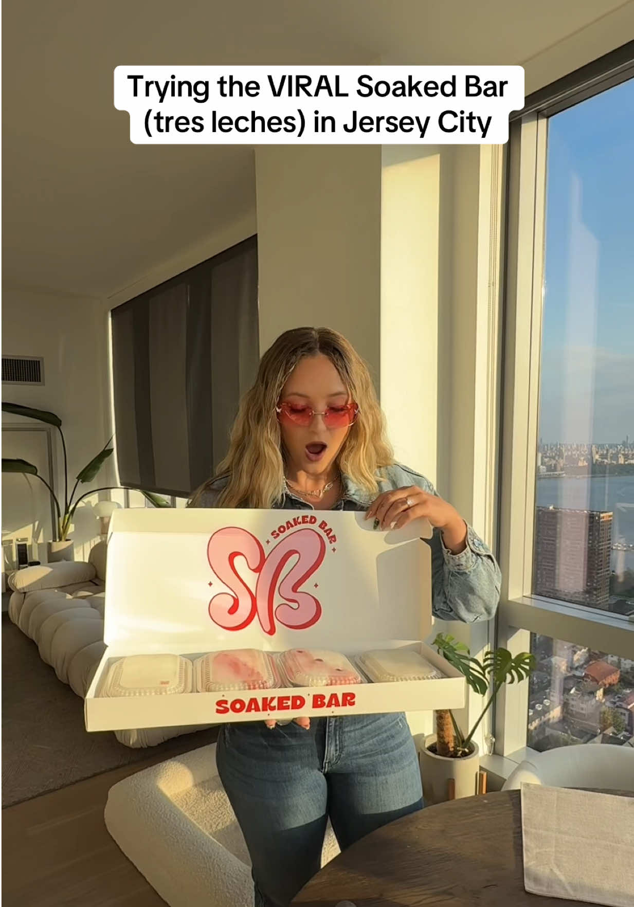 Trying the viral Soaked Bar in Jersey City! They’re serving up delicious tres leche with the cutest packaging! Have you tried this viral New Jersey spot?? @SOAKED BAR #tresleches #jerseycity #foodreview #soakedbar #viralfood