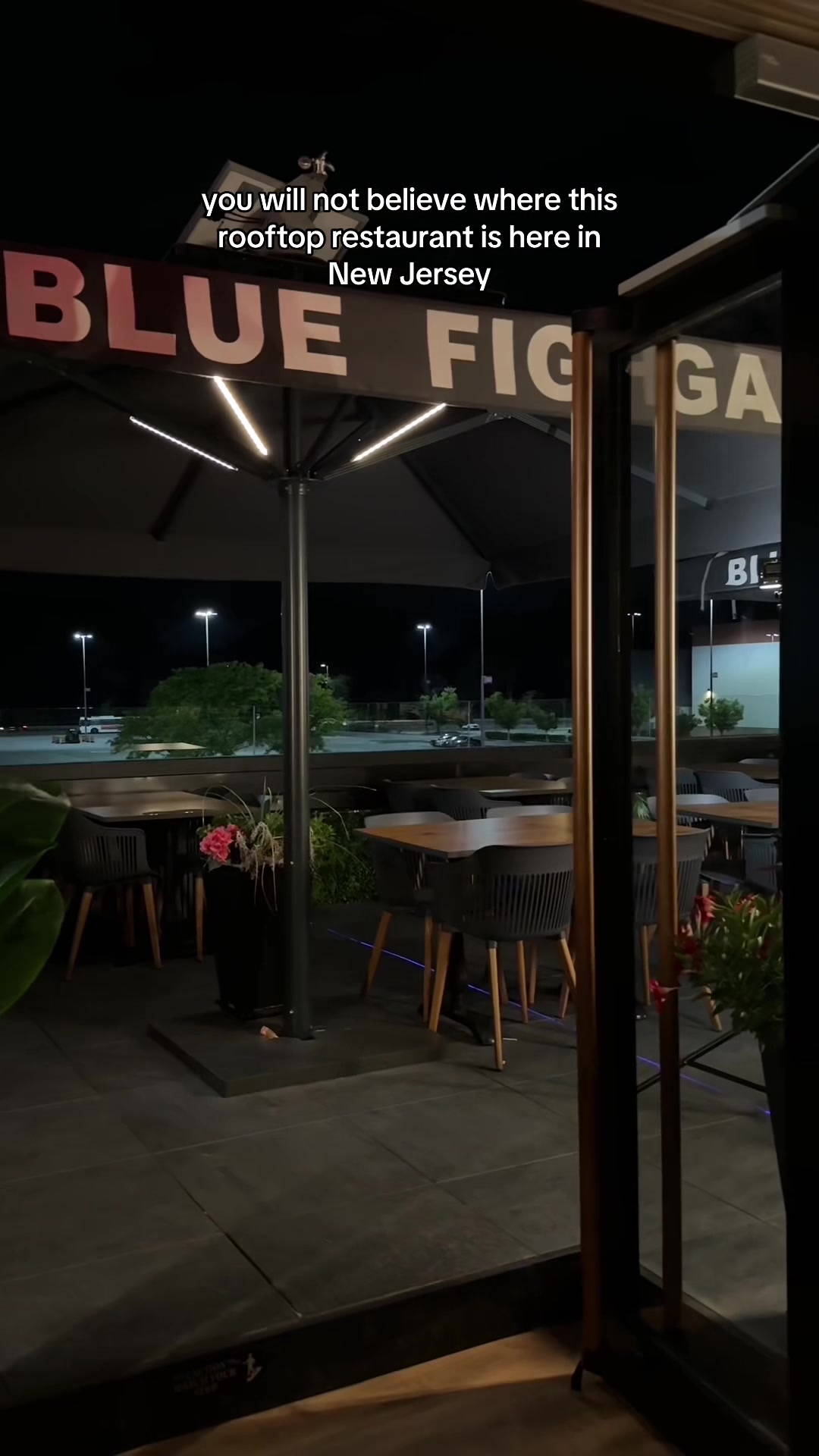 This New Jersey rooftop needs to be on your list! Blue Fig Garden is located at the Willowbrook Mall in Wayne, New Jersey! They’re serving delicious mediterranean food and yes, everything is Halal! • #newjersey #njhalalfood #willowbrookmall #waynenj #mediterraneanfood #northjersey #njfood #njrestaurants